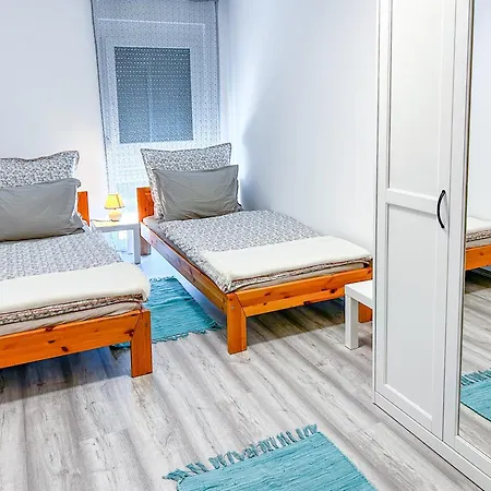 Holiday home Komfort Bursport Bt. Haz Balatonfenyves